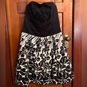 White House Black Market size 14 strapless floral dress